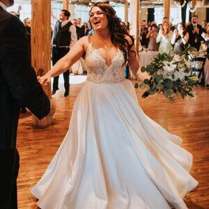 Allure Romance 3112 Diamond White/Nude/Silver Size 14 Wedding Dress